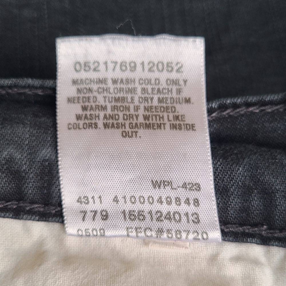 Levis Perfectly Slimming 512 Bootcut Size 16 SHORT Jeans Black Stretch Denim - Picture 8 of 11